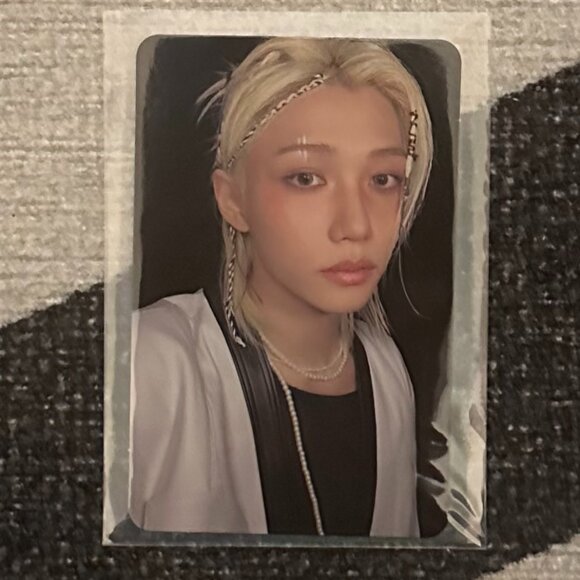 Stray Kids Felix Photocard – KARMA Version – 4th Album - Picture 1 of 4